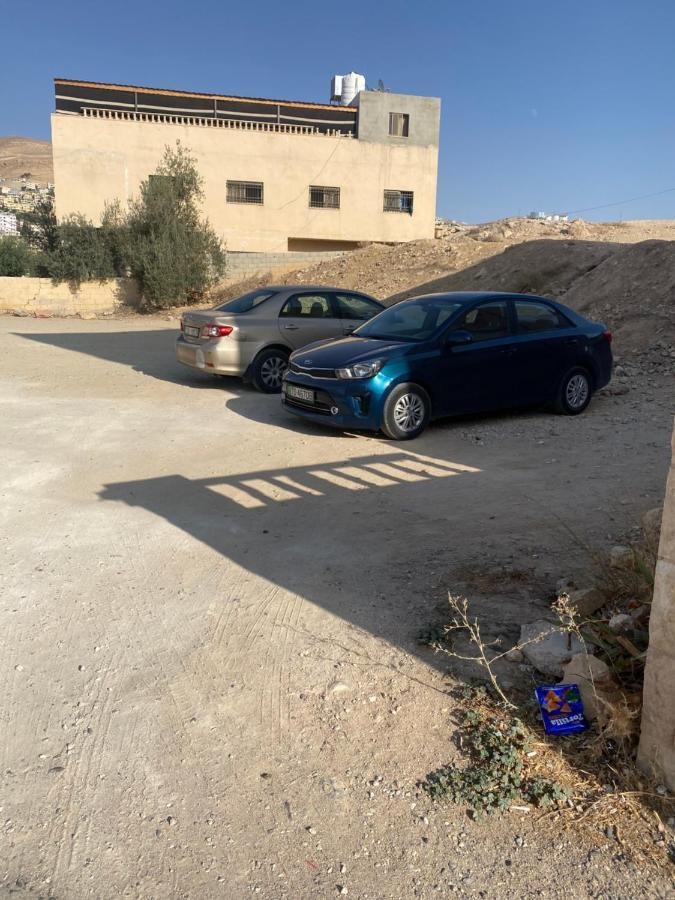 Bed and Breakfast Hustle'S Look à Wadi Musa Extérieur photo