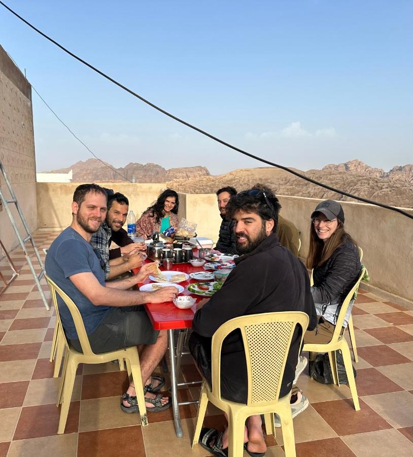 Bed and Breakfast Hustle'S Look à Wadi Musa Extérieur photo